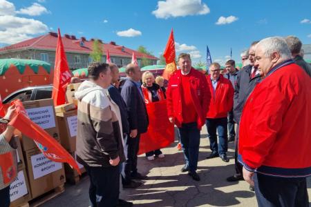 Рязанские коммунисты приняли участие в отправке 109-го гуманитарного конвоя