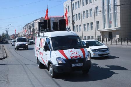 Первомай отметили в Омской области