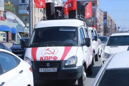 Первомай отметили в Омской области