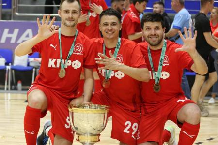 Легендарные! Команда «КПРФ-2» стала пятикратным чемпионом Высшей лиги по мини-футболу
