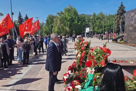 Ульяновские коммунисты возложили цветы к Вечному огню