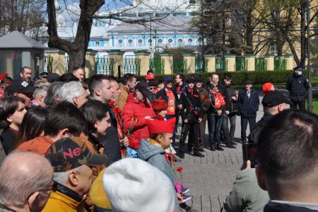 Санкт-Петербург. Провокации не помешали КПРФ провести мероприятие у Смольного