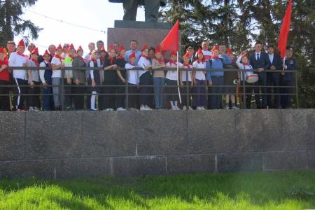 В Чувашии приём в пионеры состоялся у памятника В.И. Ленину