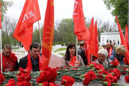 Рязанские коммунисты приняли участие в возложении цветов на Мемориальном комплексе