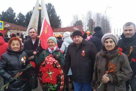 Ямало-Ненецкий автономный округ. Коммунисты приняли участие в городских праздничных мероприятиях, посвященных Дню Победы