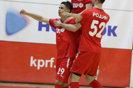 Легендарные! Команда «КПРФ-2» стала пятикратным чемпионом Высшей лиги по мини-футболу