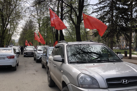 Пермские коммунисты провели автопробег в честь Дня Победы