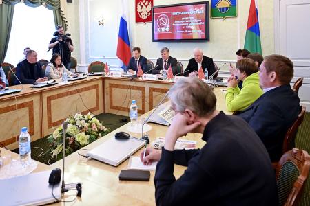 В Тюмени завершил работу семинар-совещание руководителей и партийного актива КПРФ Уральского федерального округа