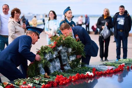 Нижегородские коммунисты возложили цветы к Вечному огню