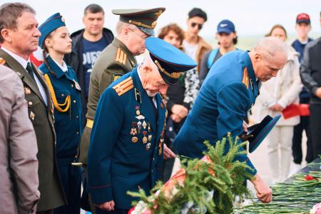 Нижегородские коммунисты возложили цветы к Вечному огню