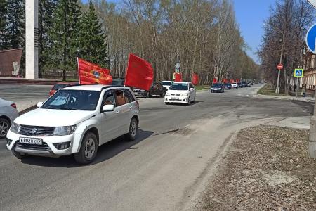 «Помним, гордимся»: торжественные акции КПРФ в День Победы в Томской области