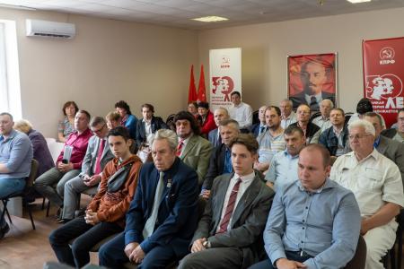 Курская область. Н.Н. Иванов провел заседание депутатов фракций КПРФ