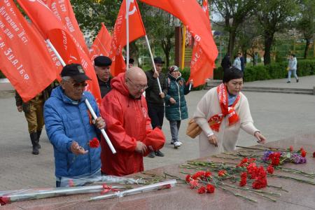 Коммунисты Калмыкии отметили День Победы