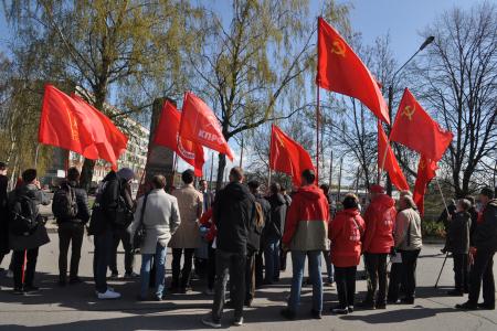 Санкт-Петербург. Красная первомайская акция у памятника первой маевке