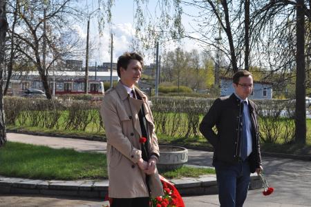Санкт-Петербург. Красная первомайская акция у памятника первой маевке