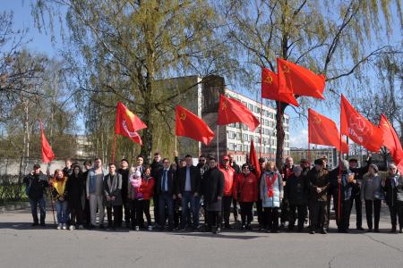 Санкт-Петербург. Красная первомайская акция у памятника первой маевке