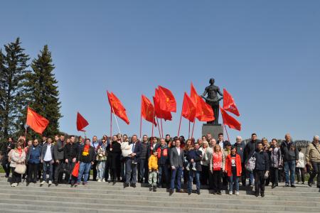 Ленинградские коммунисты напомнили о настоящих символах Великой Победы