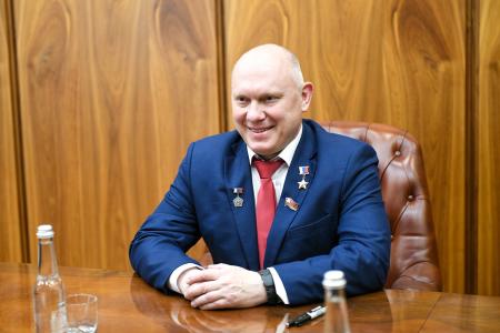 Хакасию по приглашению главы республики Валентина Коновалова посетил летчик-космонавт, Герой России Олег Артемьев