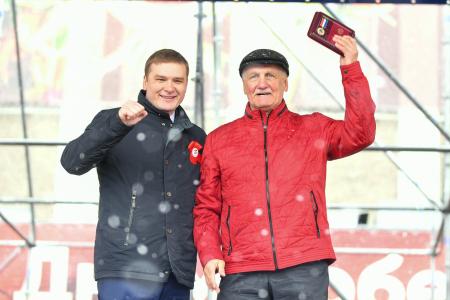 Глава Хакасии Валентин Коновалов поздравил жителей республики с Первомаем