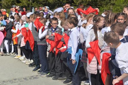 В Новосибирске более 550 школьников стали пионерами