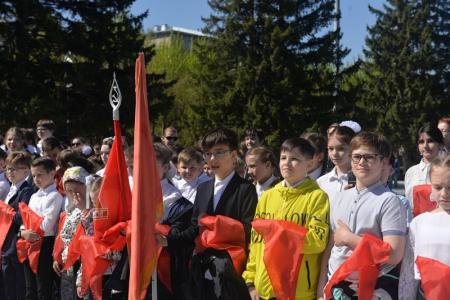 В Новосибирске более 550 школьников стали пионерами