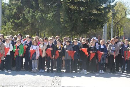 В Новосибирске более 550 школьников стали пионерами