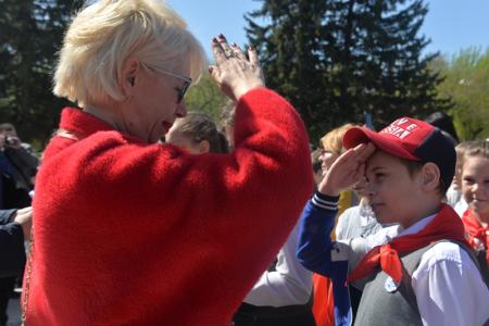 В Новосибирске более 550 школьников стали пионерами