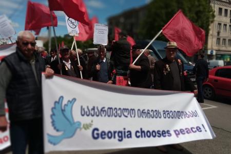 Единая Компартия Грузии отметила День Победы в Тбилиси