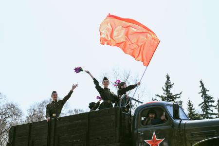 Глава Хакасии Валентин Коновалов поздравил жителей республики с 9 Мая: Слава народу-победителю!