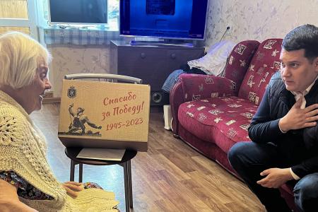 Тульские коммунисты поздравляют ветеранов с Днем Победы