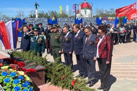 Лидер сталинградских коммунистов Тамара Головачёва приняла участие в праздничном митинге в городе Фролово