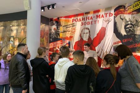 Тульские коммунисты продолжают цикл патриотических занятий со школьниками