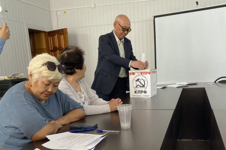Калмыкия: глава фракции КРО КПРФ в Народном Хурале взял на контроль проблемы юстинцев