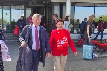 В Тюмени начинает работу семинар-совещание партийного актива КПРФ Уральского федерального округа. Встреча делегации КПРФ с руководством Тюменской областной Думы