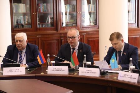 К.К. Тайсаев прибыл в Санкт-Петербург для участия в Межпарламентской Ассамблеи государств-участников СНГ