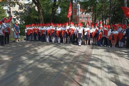 100 лет Рязанской пионерии: более чем 80-ти юным рязанцам  повязали красные галстуки 19 мая