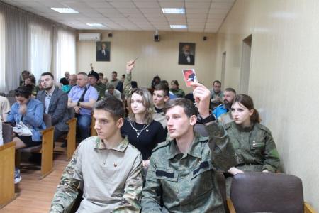 В Луганске прошла республиканская конференция комсомола