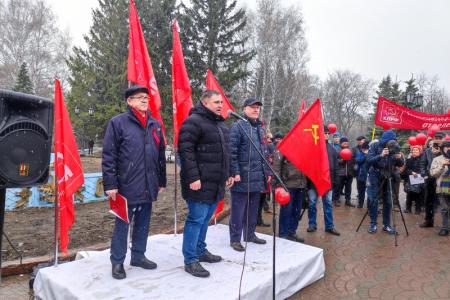 Новосибирск отметил красный Первомай митингом