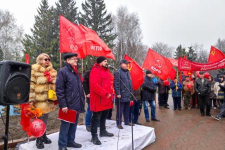 Новосибирск отметил красный Первомай митингом