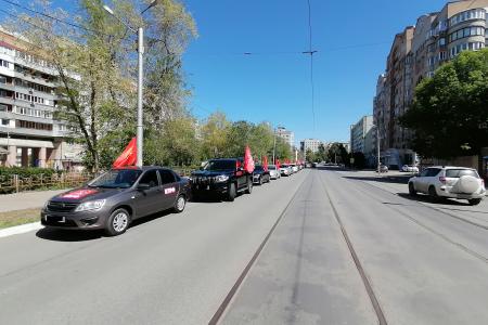 Коммунисты Самары провели праздничный автопробег