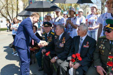 В преддверии Дня Победы глава Хакасии коммунист Валентин Коновалов почтил память погибших в годы Великой Отечественной войны