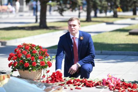 В преддверии Дня Победы глава Хакасии коммунист Валентин Коновалов почтил память погибших в годы Великой Отечественной войны