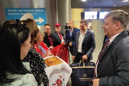 В Тюмени начинает работу семинар-совещание партийного актива КПРФ Уральского федерального округа. Встреча делегации КПРФ с руководством Тюменской областной Думы