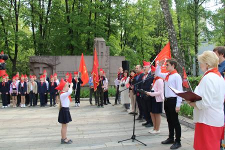 100 лет Рязанской пионерии: более чем 80-ти юным рязанцам  повязали красные галстуки 19 мая