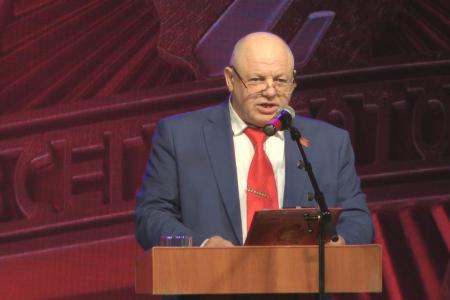 Магаданские коммунисты провели концерт в День пионерии