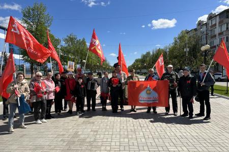 В Марий Эл отпраздновали День Победы возложением цветов и автопробегом