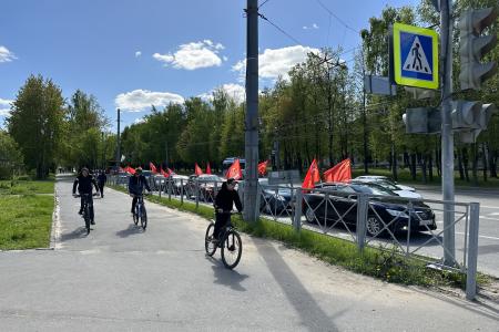 В Марий Эл отпраздновали День Победы возложением цветов и автопробегом