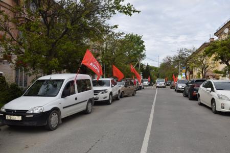 Красное знамя – Знамя Победы! В преддверии Дня Победы в Севастополе прошел автопробег