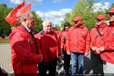 В Москве завершился автомарш-эстафета «Наша Великая Родина»