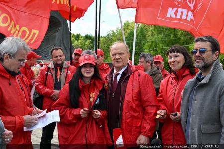 В Москве завершился автомарш-эстафета «Наша Великая Родина»